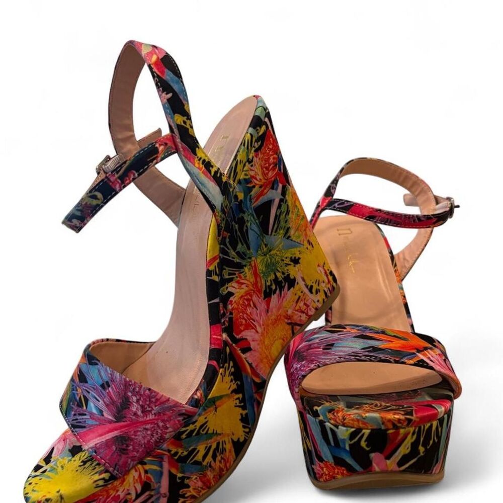 💖Multi-colored floral print platform heels